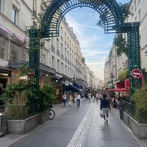 Rue Montorgueil Apartment